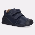Scarpe basse Biomecanics in pelle naturale blu. Interno in tessuto morbido, chiusura in velcro e controtallone robusto per supporto. Puntale tondo e suola in gomma resistente.