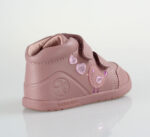 Scarpe primi passi Biomecanics in pelle rosa cipria con ricamo uccellino e cuoricini. Chiusura doppio velcro, design alto alla caviglia con controtallone robusto, punta rinforzata e suola flessibile antiscivolo.